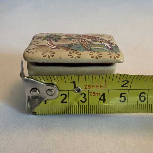 Vintage Faux-Leather Hinged Trinket Box "Puerto Rico" Souvenir, Painted Parrots - Picture 4 of 5